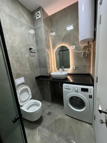 Tirane, jepet me qera apartament 2+1+Ballkon Kati 3, 100 m² 780 € (cassa italia)
