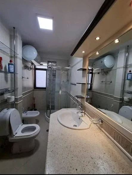 Tirane, jepet me qera apartament 2+1 Kati 2, 82 m² 600 € (ali demi)