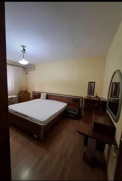 Tirane, jepet me qera apartament 2+1 Kati 2, 82 m² 600 € (ali demi)