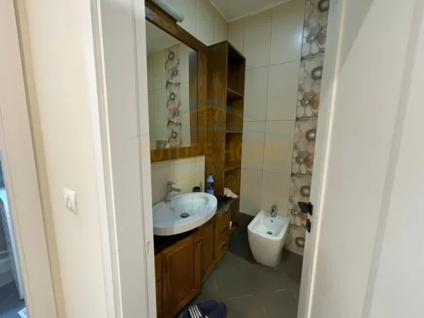 Tirane, jepet me qera apartament 2+1+Ballkon Kati 3, 97 m² 800 € (Rezidenca Kodra e Diellit 1)