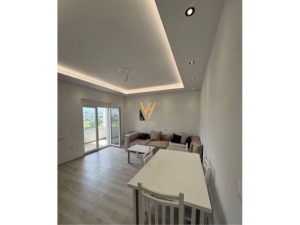 Tirane, jepet me qera shtepi 2+1+Aneks+Ballkon Kati 1, 100 m² 500 € (SAUK)