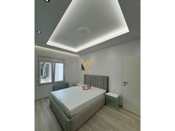 Tirane, jepet me qera shtepi 2+1+Aneks+Ballkon Kati 1, 100 m² 500 € (SAUK)