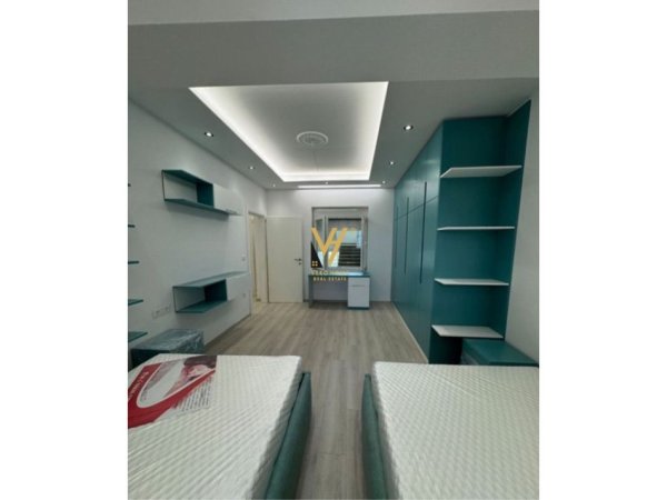 Tirane, jepet me qera shtepi 2+1+Aneks+Ballkon Kati 1, 100 m² 500 € (SAUK)