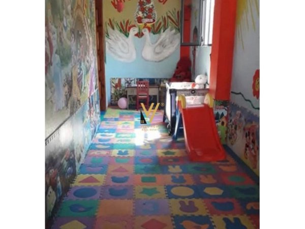 Tirane, jepet me qera ambjent biznesi Kati 0, 200 m² 1.000 € (YZBERISHT)