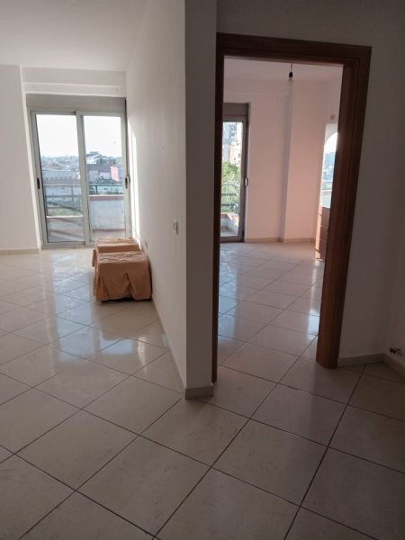 Tirane, shitet apartament 1+1 Kati 4, 62 m² (Te Terminali I autobuzave)