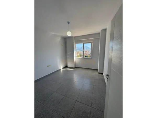 Tirane, shitet 2+1+Ballkon Kati 7, 96 m² 177.000 € (Oxhaku)