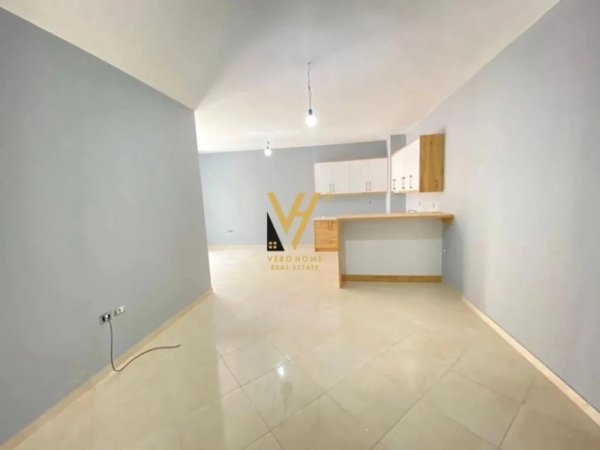 Tirane, jepet me qera apartament 2+1+Aneks+Ballkon Kati 2, 112 m² 450 € (KOPSHTI BOTANIK)