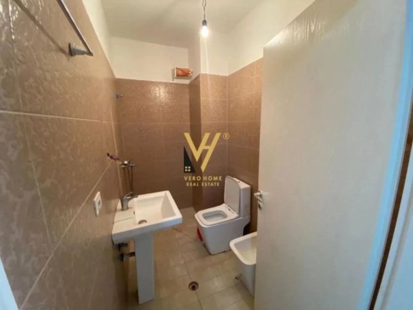 Tirane, jepet me qera apartament 2+1+Aneks+Ballkon Kati 2, 112 m² 450 € (KOPSHTI BOTANIK)