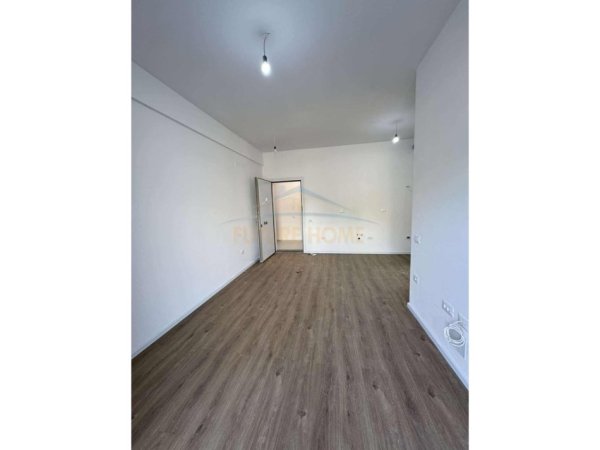 Tirane, shitet 1+1+Ballkon Kati 2, 49 m² 75.000 € (Rezidenca “Oxa”)
