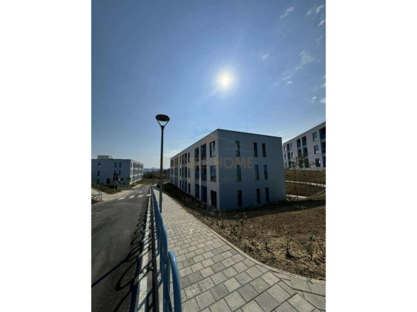 Tirane, shitet 1+1+Ballkon Kati 2, 49 m² 75.000 € (Rezidenca “Oxa”)