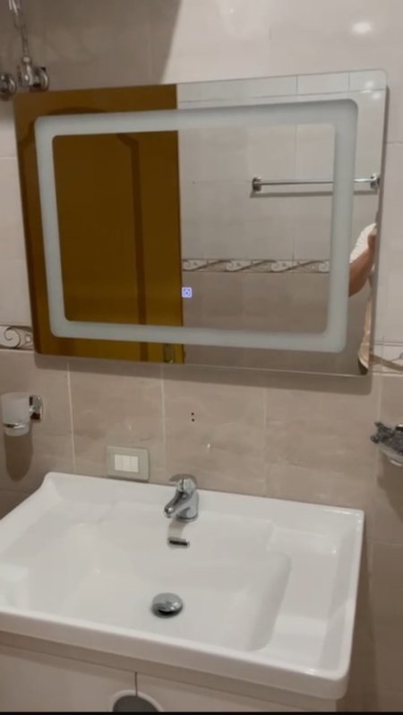 Tirane, jepet me qera apartament 1+1+Ballkon Kati 2, 70 m² 500 € (Selvia, pazari i ri)