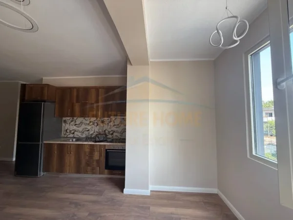 Tirane, shitet apartament 2+1+Ballkon Kati 2, 94 m² 175.000 € (Kompleksi Tom Doshi)