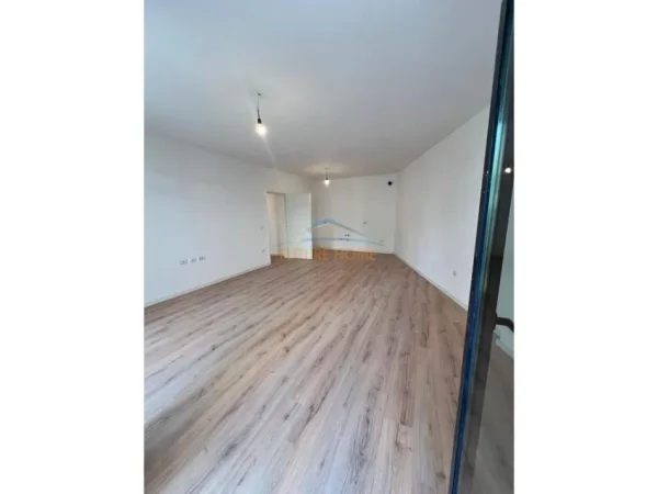 Tirane, shitet apartament 2+1+Ballkon Kati 2, 94 m² 175.000 € (Kompleksi Tom Doshi)