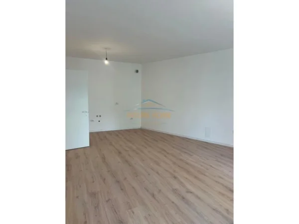 Tirane, shitet apartament 2+1+Ballkon Kati 2, 94 m² 175.000 € (Kompleksi Tom Doshi)