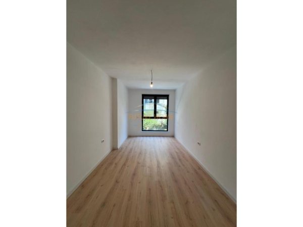 Tirane, shitet apartament 2+1+Ballkon Kati 2, 94 m² 175.000 € (Kompleksi Tom Doshi)