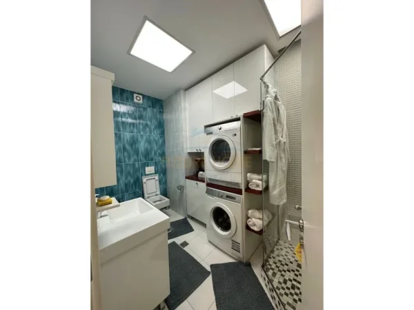 Tirane, shitet apartament 2+1+Ballkon Kati 19, 95 m² 455.000 € (Shallvareve)