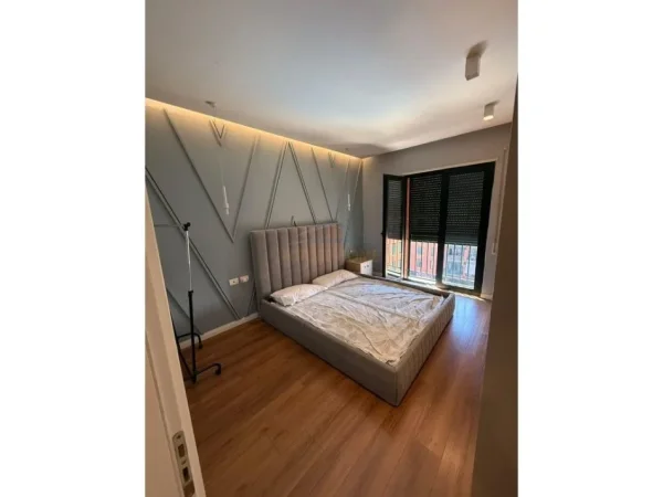 Tirane, shitet apartament 1+1+Ballkon Kati 5, 95 m² 140.000 € (Green City)