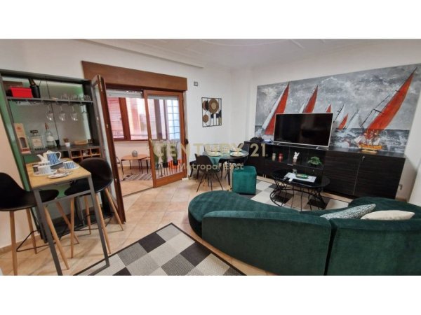 Tirane, jepet me qera apartament 2+1 Kati 4, 80 m² 750 € (9 kateshet)