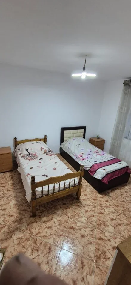 Tirane, jepet me qera apartament 1+1 Kati 1, 50 m² 400 € (Fakulteti i Mjeksise)