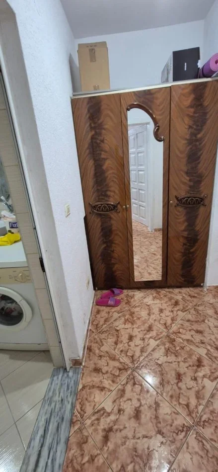 Tirane, jepet me qera apartament 1+1 Kati 1, 50 m² 400 € (Fakulteti i Mjeksise)