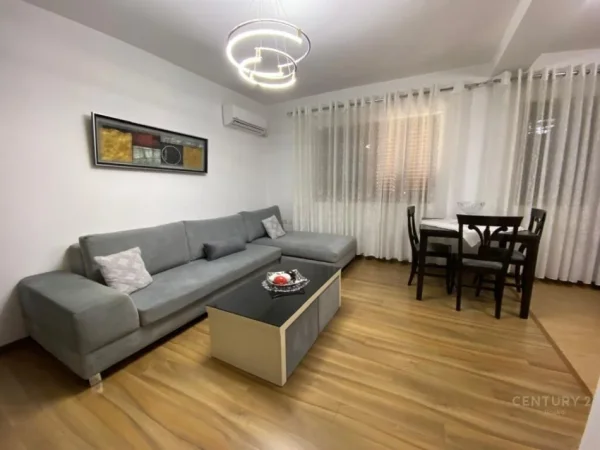 Tirane, jepet me qera apartament 3+1 Kati 4, 90 m² 800 € (Rruga e Elbasanit)