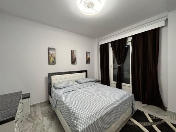 Tirane, jepet me qera 3+1 Kati 3, 118 m² 1.100 € (21 dhjetori)