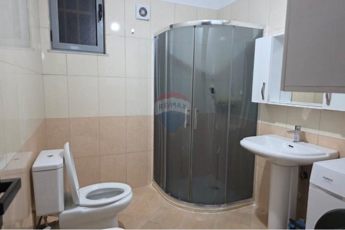 Tirane, jepet me qera apartament 2+1 Kati 4, 88 m² 500 € (Pallatet Çabej, Yzberisht,)