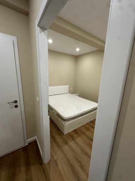 Tirane, jepet me qera apartament 1+1+Ballkon Kati 3, 53 m² 300 € 