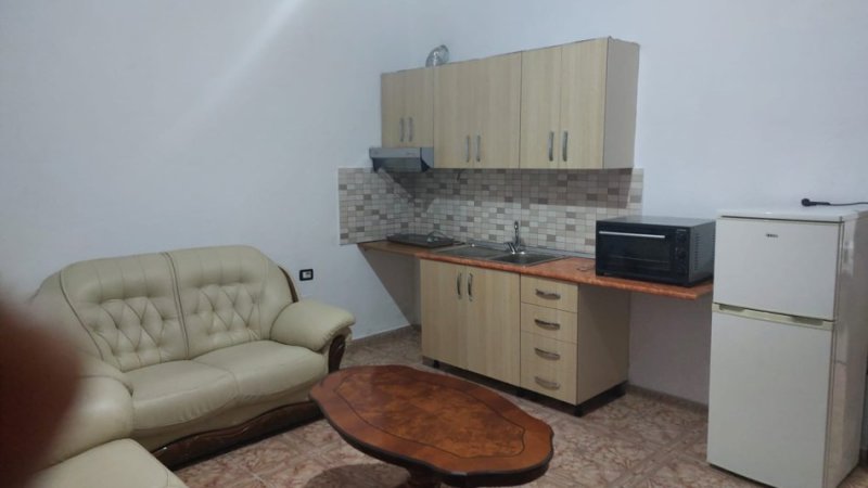 Tirane, jepet me qera Vile 1+1+Ballkon Kati 2, 60 m² 320 € (Rruga Jordan Misja)