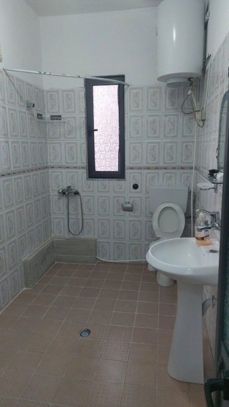 Tirane, jepet me qera Vile 1+1+Ballkon Kati 2, 60 m² 320 € (Rruga Jordan Misja)