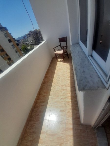 Tirane, jepet me qera apartament 1+1+Aneks+Ballkon Kati 7, 70 m² 300 € (Pranë Shkollës Turdiu ,Don Bosko)