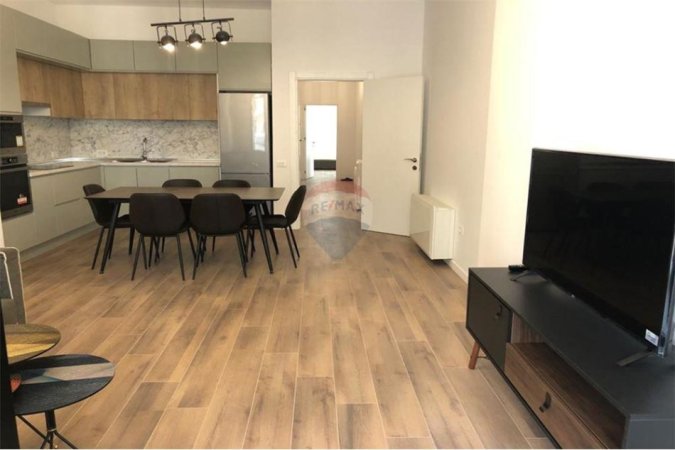 Tirane, jepet me qera apartament 2+1+Ballkon Kati 5, 125 m² 1.000 € (Kompleksi Square 21)