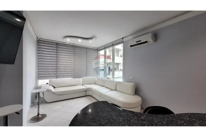 Tirane, jepet me qera apartament 3+1+Ballkon Kati 3, 102 m² 750 € (Liqeni i Thate)