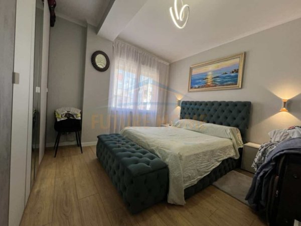 Tirane, shitet apartament 1+1 Kati 6, 74 m² 125.000 €