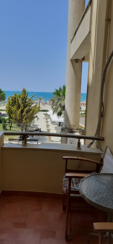 Qerret, jepet me qera apartament 2+1+Ballkon Kati 2, 85 m² 60 € (Rruga e Fshatrave Turistike)