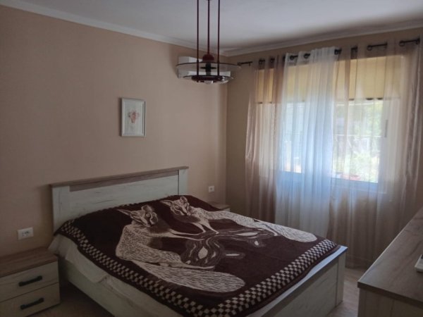 Tirane, jepet me qera apartament 1+1 Kati 1, 80 m² 700 € (Sheshi Avni Rustemi/Rr.Tefta Tashko Koco)