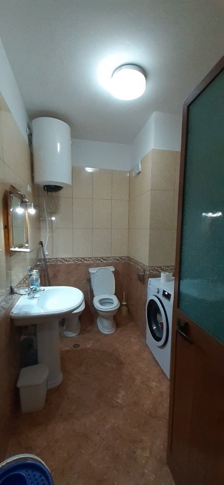 Qerret, jepet me qera apartament 2+1+Ballkon Kati 2, 85 m² 60 € (Rruga e Fshatrave Turistike)