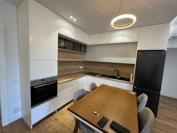 Tirane, jepet me qera apartament 2+1 Kati 4, 100 m² 900 € 