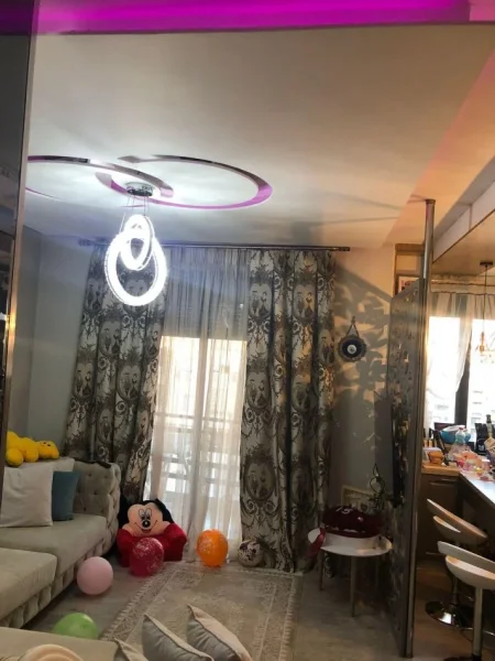 Tirane, jepet me qera apartament 1+1 Kati 7, 500 € 