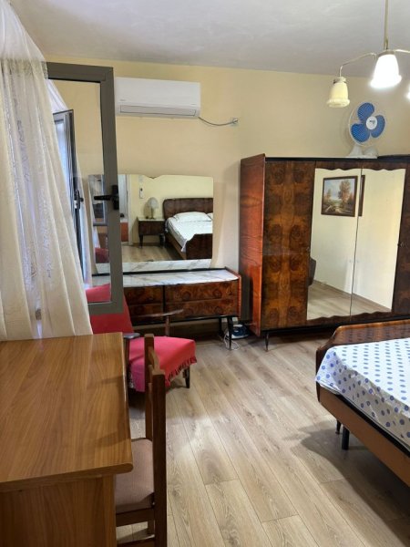 Tirane, jepet me qera apartament 2+1 Kati 1, 105 m² 500 € (rruga e durresit)