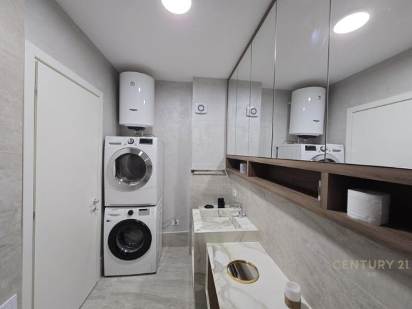 Tirane, jepet me qera apartament 1+1 Kati 3, 70 m² 850 € (shkolla e kuqe)