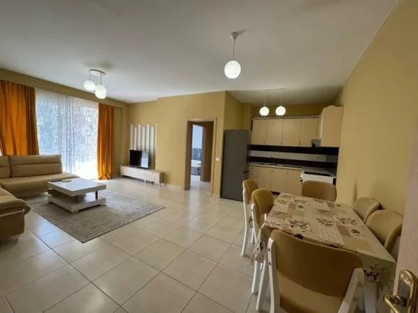 Tirane, jepet me qera apartament 2+1 Kati 3, 110 m² 550 € 