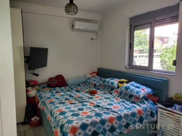 Tirane, shes shtepi 2+1 Kati 2, 154 m² 300.000 € (BULEVARDI I RI)