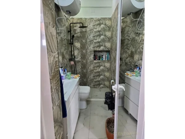 Tirane, shes shtepi 2+1 Kati 2, 154 m² 300.000 € (BULEVARDI I RI)