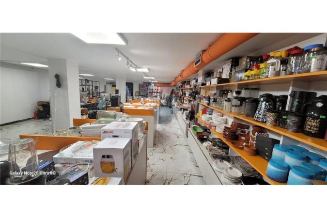 Tirane, shitet dyqan Kati 0, 268 m² 650.000 € (ID: 530261049-126)