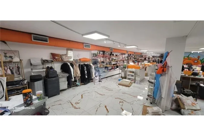 Tirane, shitet dyqan Kati 0, 268 m² 650.000 € (ID: 530261049-126)