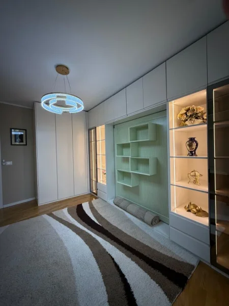 Tirane, shitet apartament 4+1+Ballkon Kati 4, 214 m² 700.000 € (Lake View Residence)