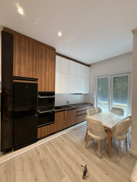 Tirane, jepet me qera apartament 2+1 Kati 0, 600 € (kodra e diellit)
