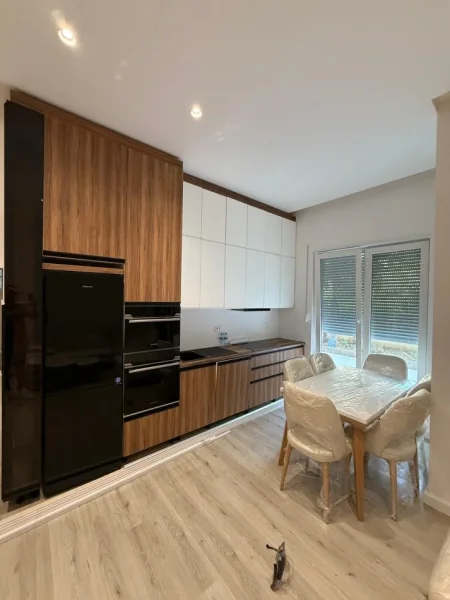 Tirane, jepet me qera apartament 2+1 Kati 0, 600 € (kodra e diellit)