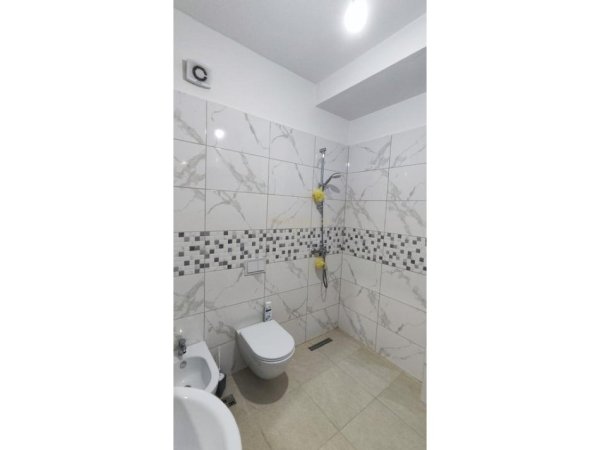 Tirane, jepet me qera apartament 2+1 Kati 8, 83 m² 650 € (Don Bosko)